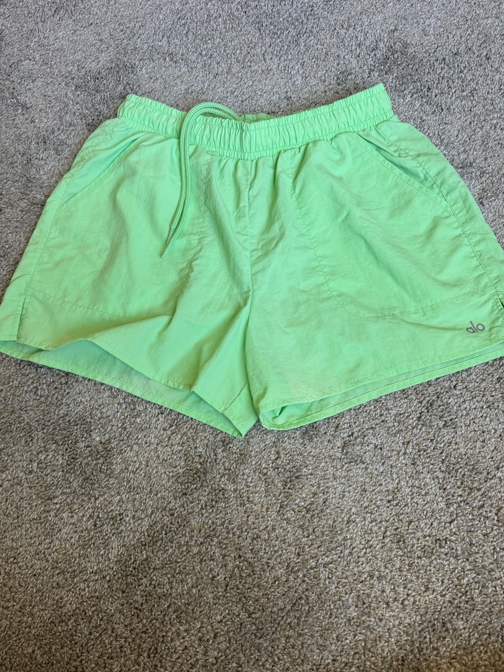 Alo Yoga Alumni Shorts Small Ultramint